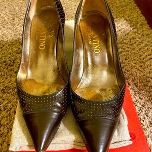 Valentino Garavani brown pumps size 37.5